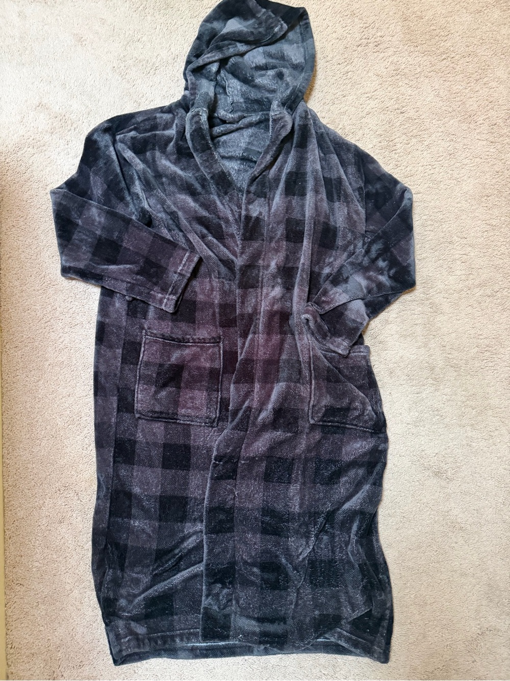 Cozy Hooded Plush Bathrobe - Black Plaid